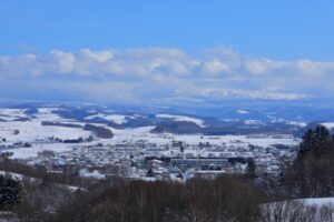 冬の美瑛町の町並み